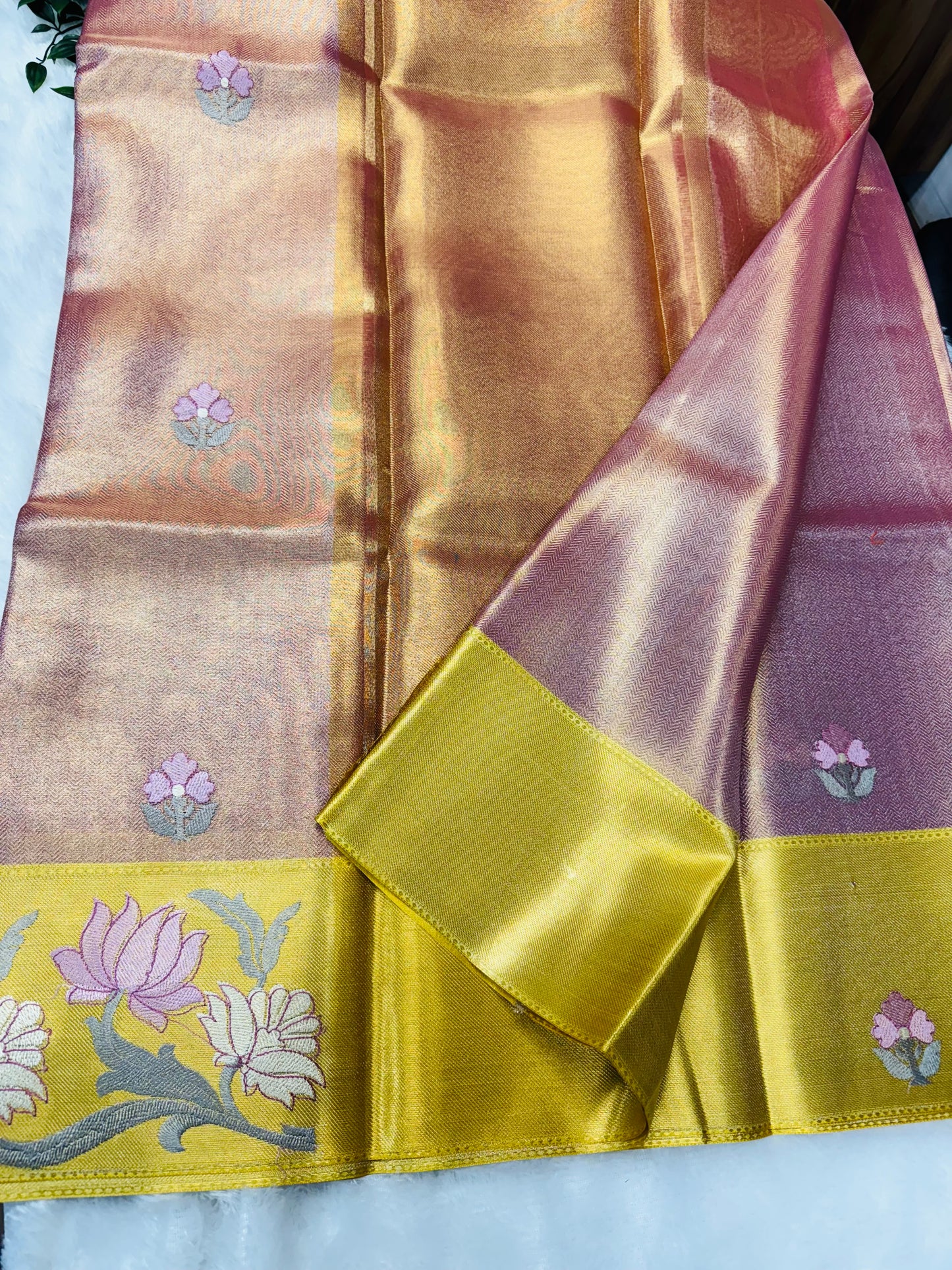 Kanchi tissue embroidery-SR1062B