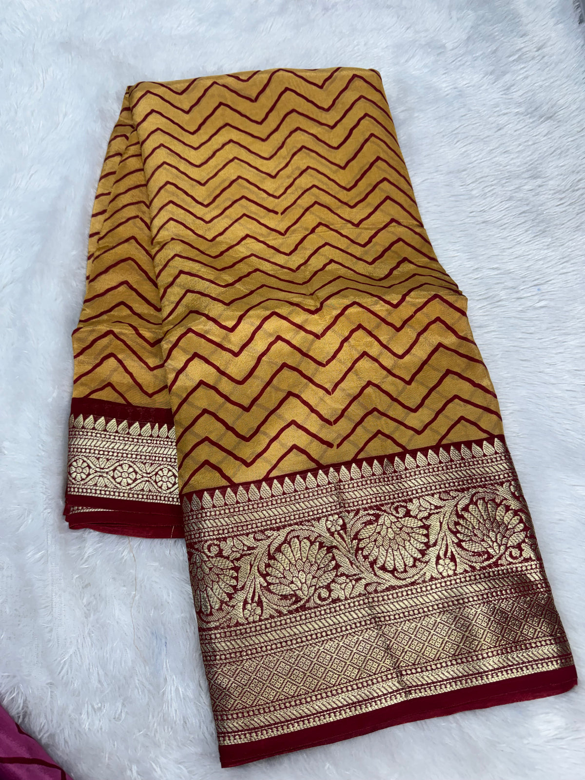 Kanchi lehariya saree-SR1322E