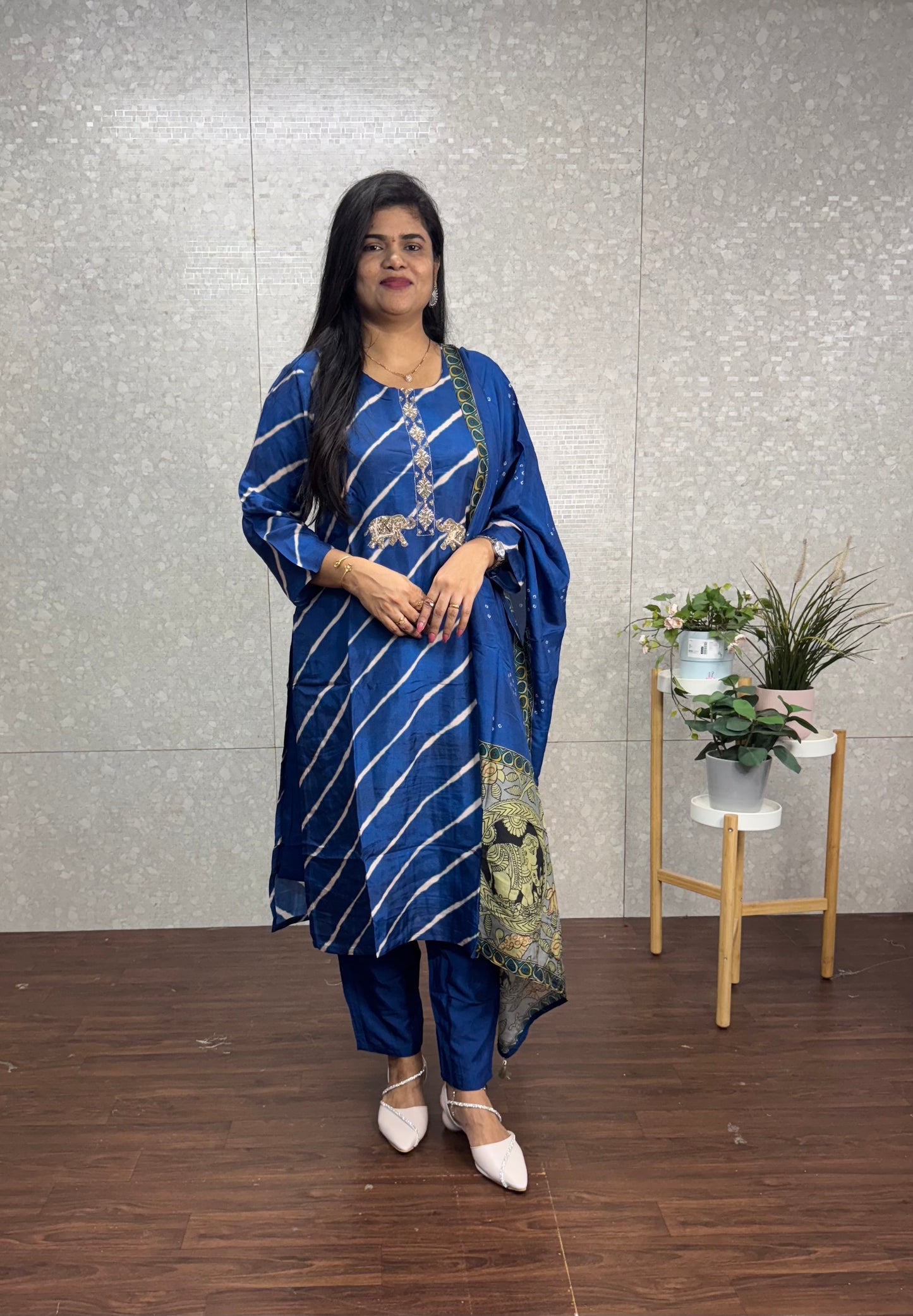 Dola silk party wear suit-SRS011