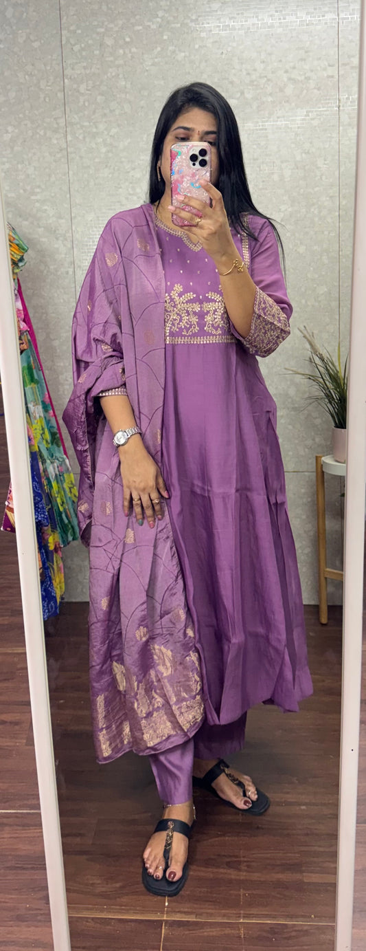 Mulchanderi handwork suit-SRS059A