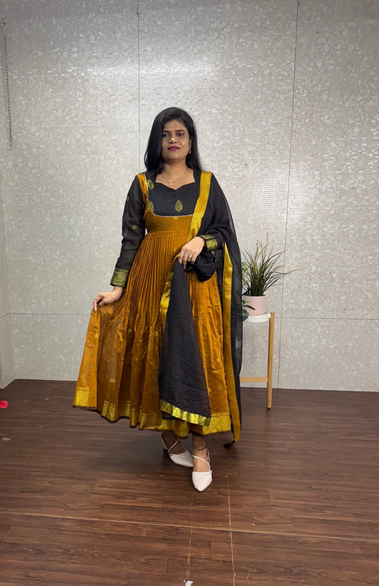 Handloom Anarkali -SRA018A