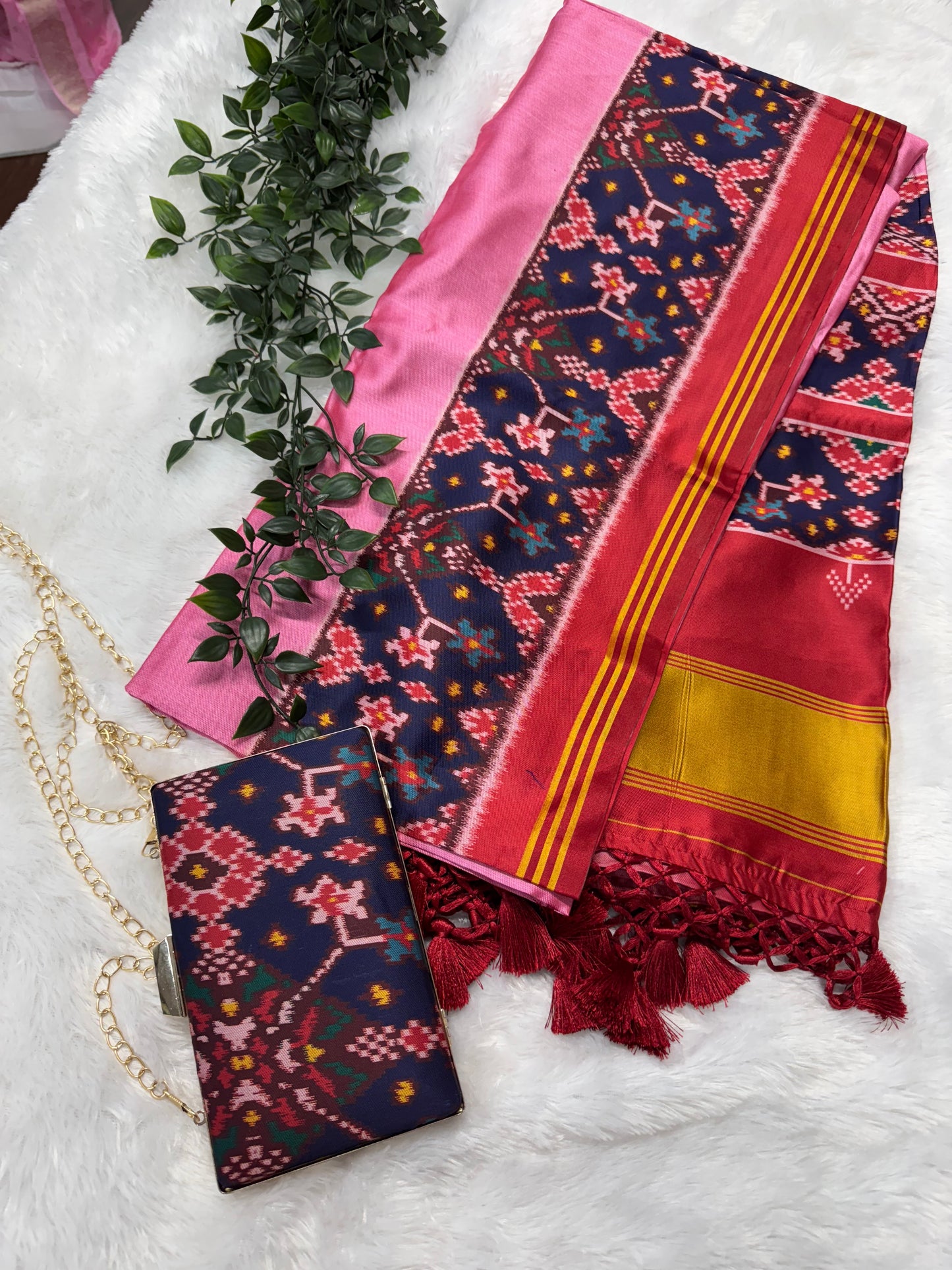 Patola saree-SR1157A