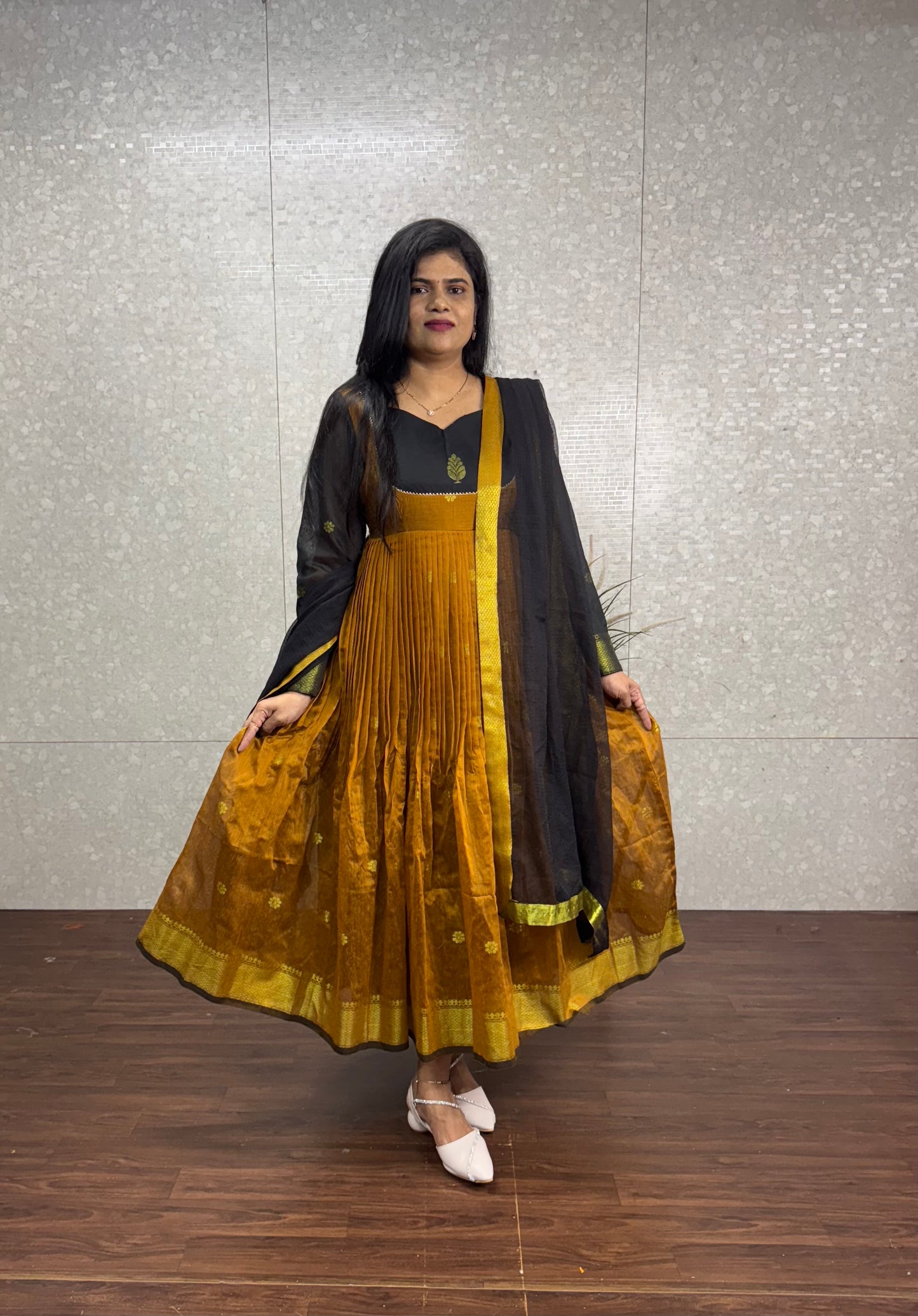 Handloom Anarkali -SRA018A