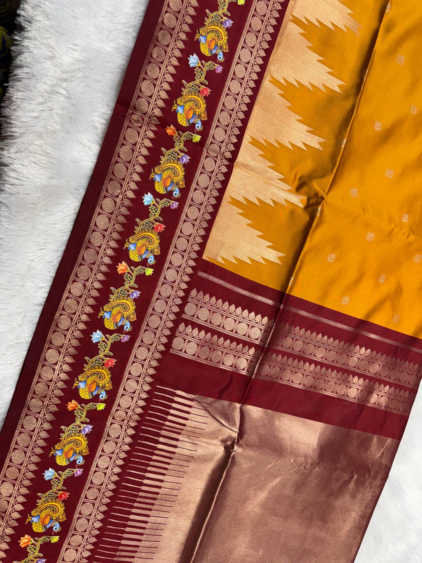 Fancy pattu Tanjore borders-SR1202C