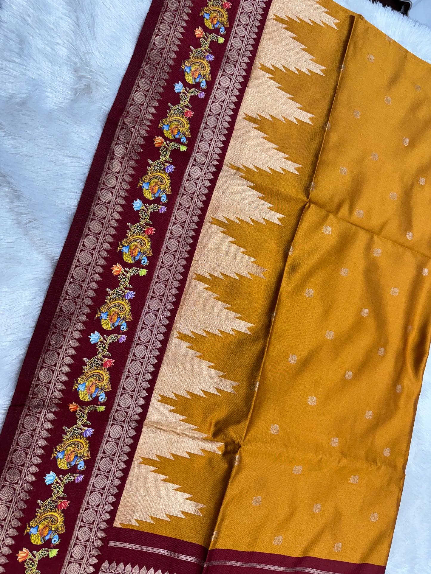 Fancy pattu Tanjore borders-SR1202C