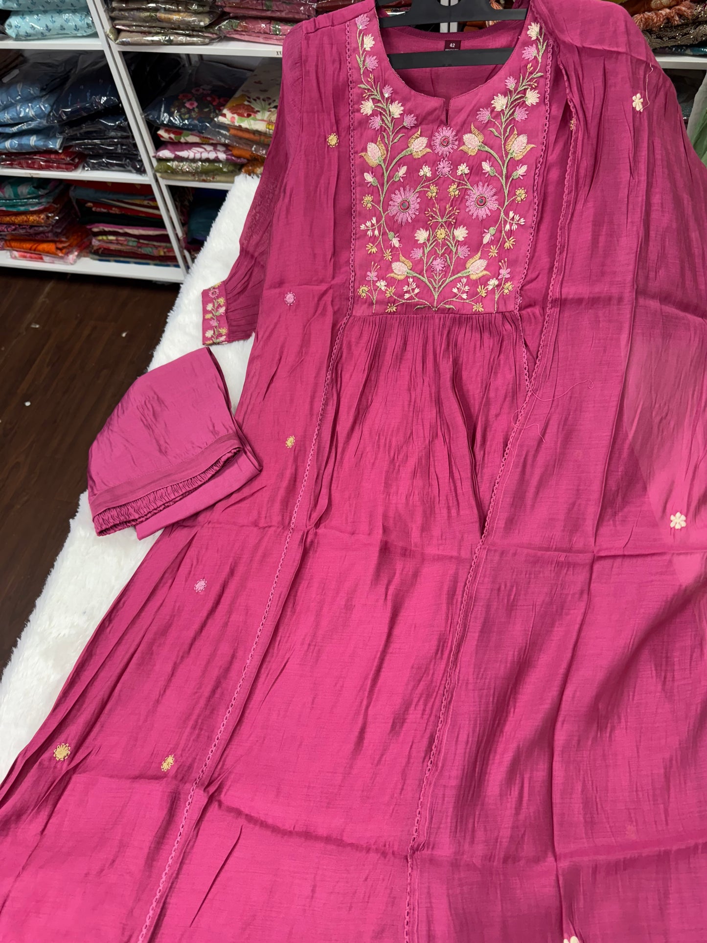 Mulchanderi suits-SRS034