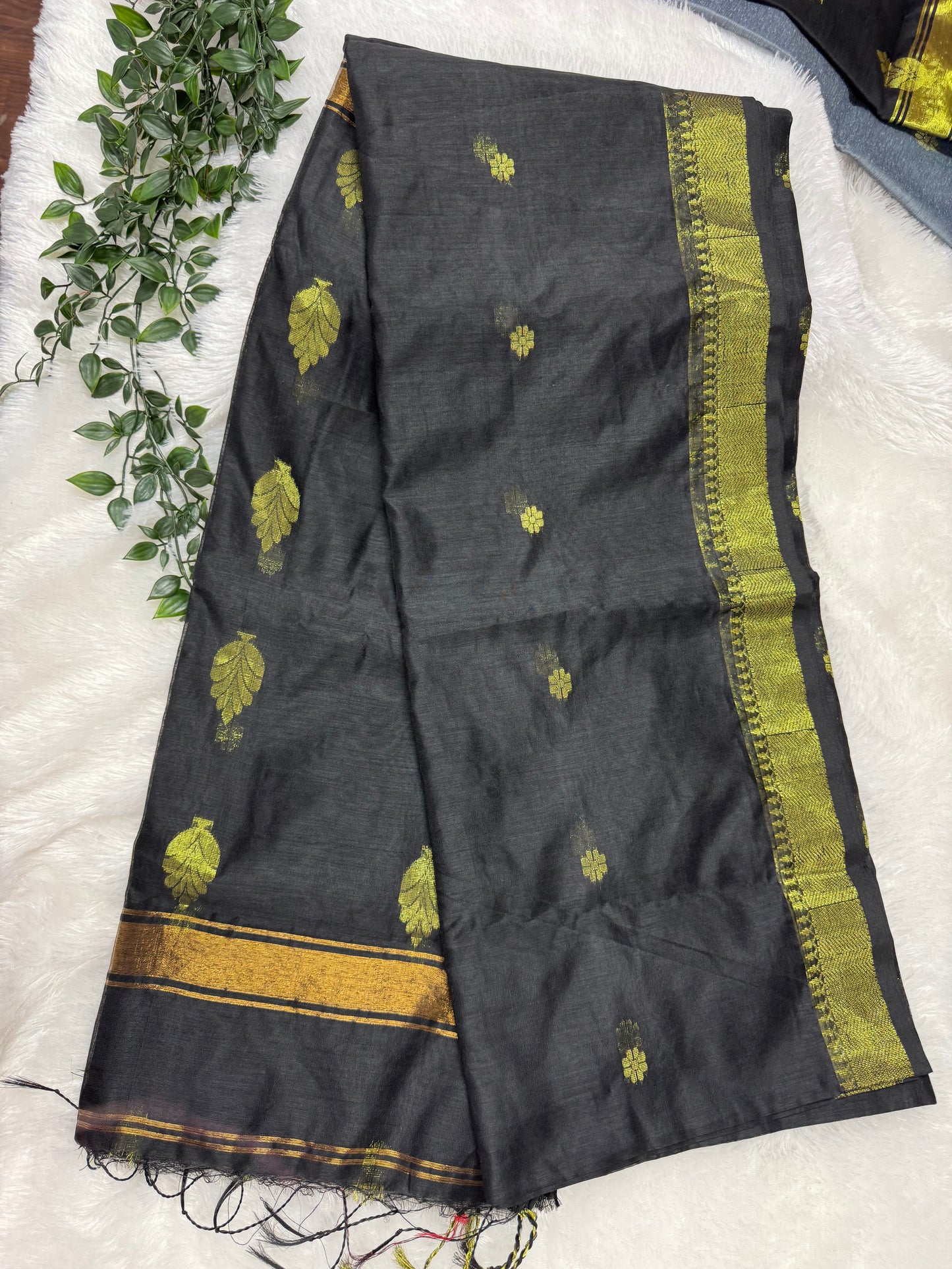 Maheswari silk saree-SR1137F