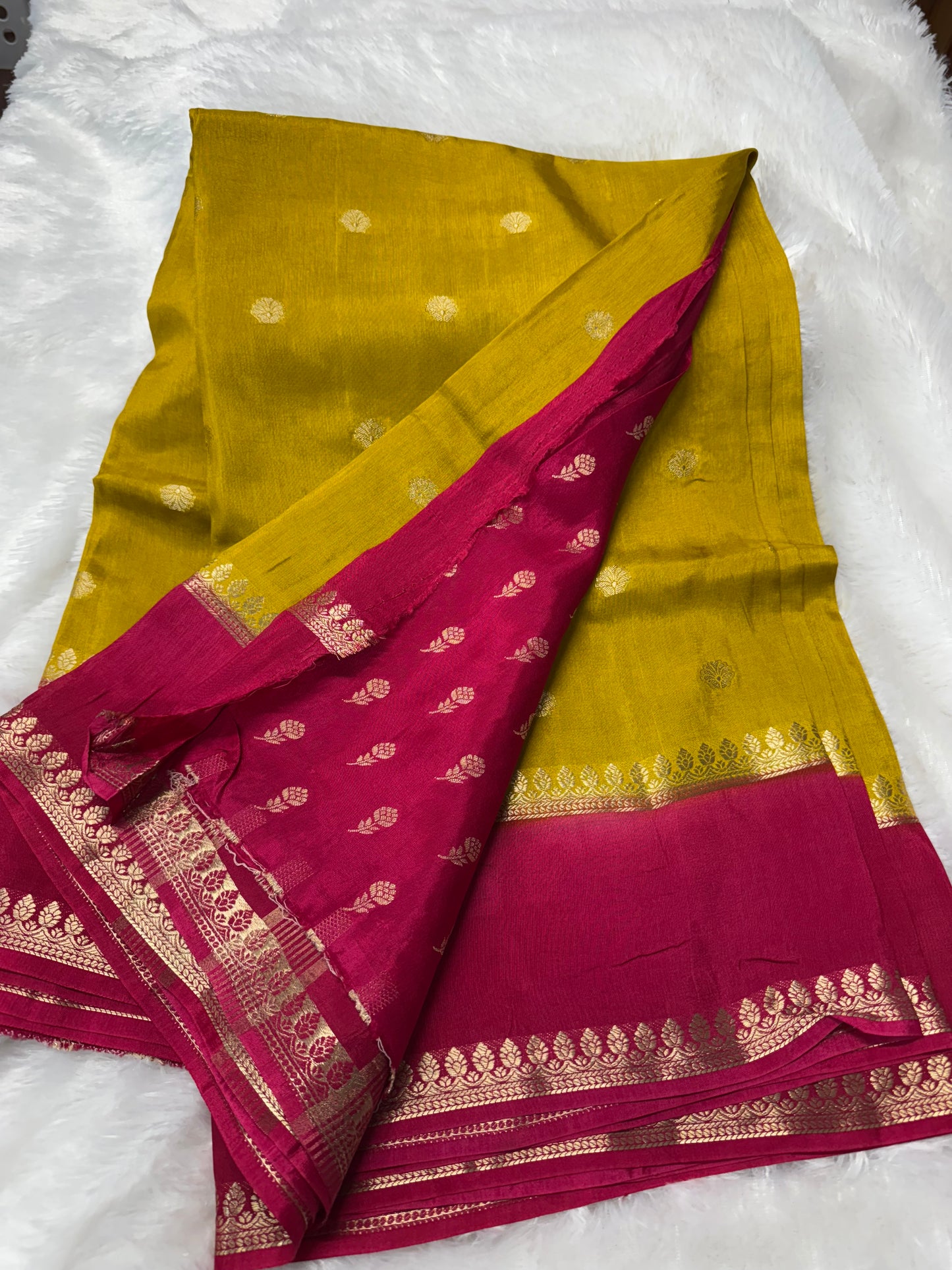 Russian silk vintage saree-SR1176G